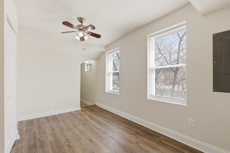 Building Photo - 910 N Arlington Ave