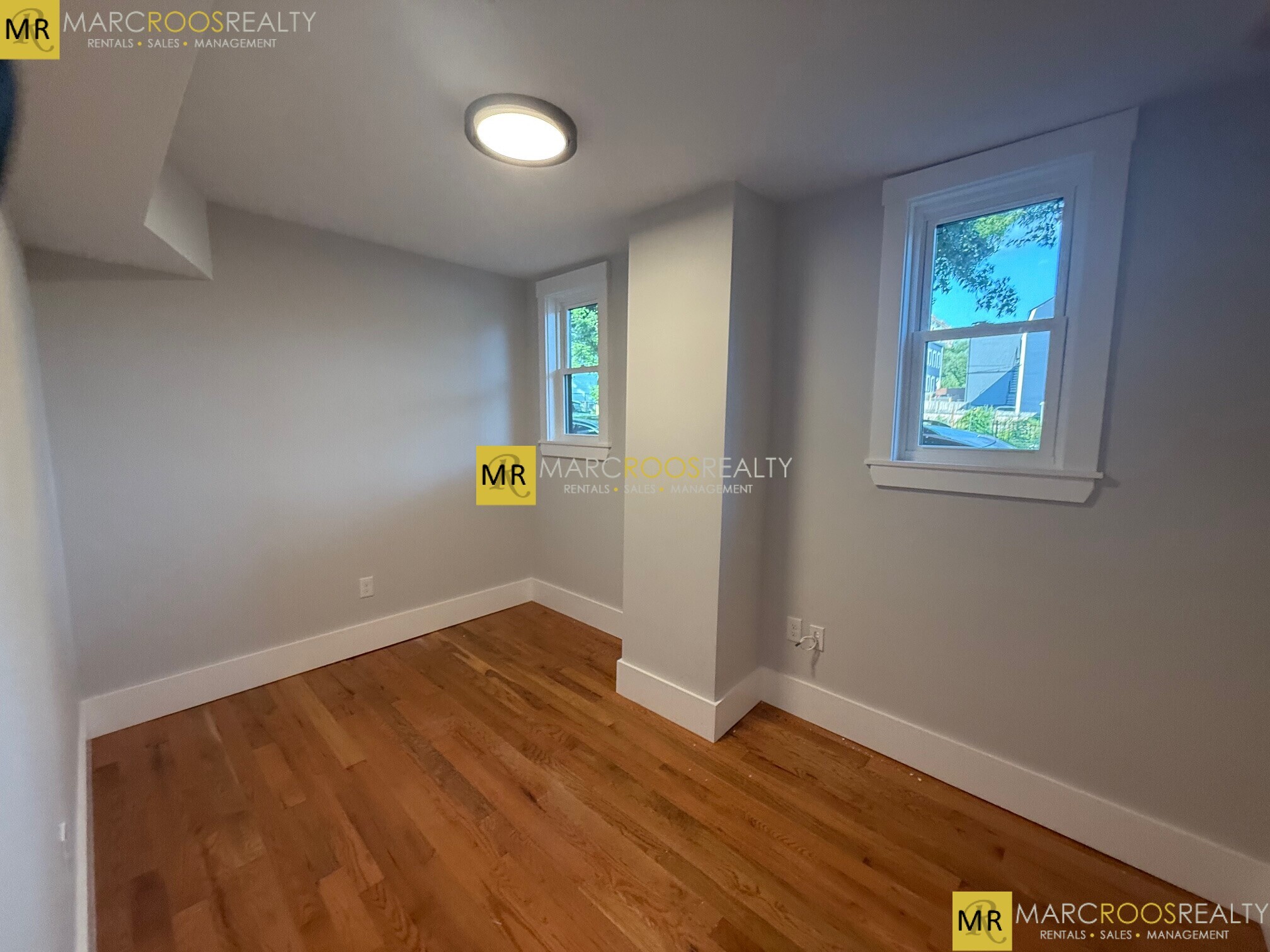 Building Photo - 118 Marginal St