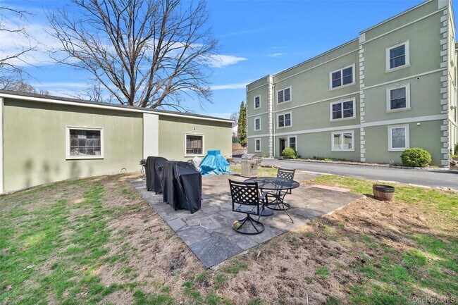 Building Photo - 142 Bannon Ave