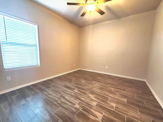 Building Photo - 3810 Bea Ave