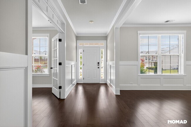 Building Photo - Spacious 5BR House in Buford