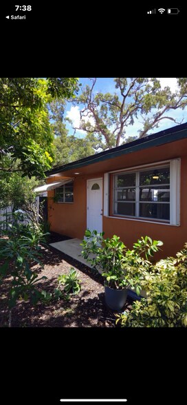 Primary Photo - 4920 SW 28th Ter