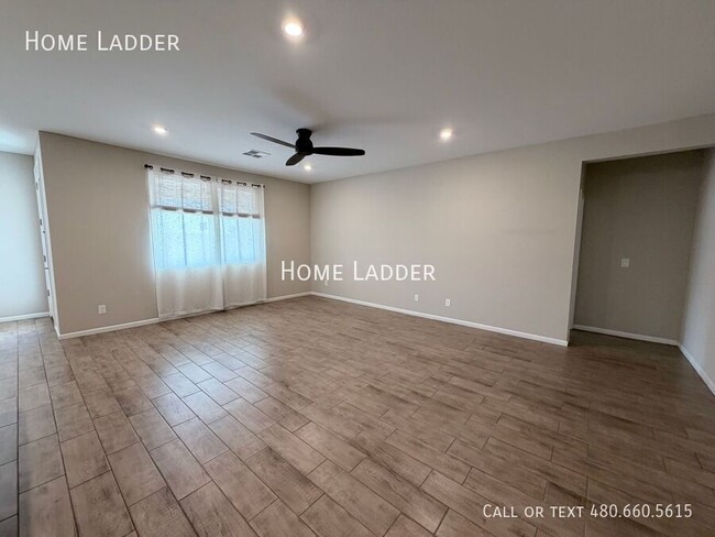 Building Photo - 1997 E Wetleaf Pl