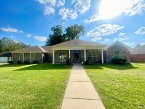 Building Photo - 311 Longleaf Dr