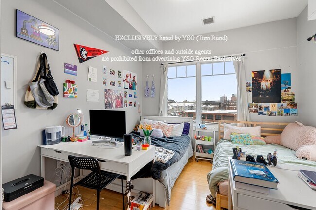 Building Photo - 1431 Tremont St