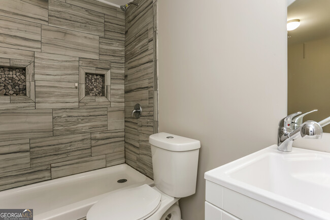 Building Photo - 90 Stiles Dr