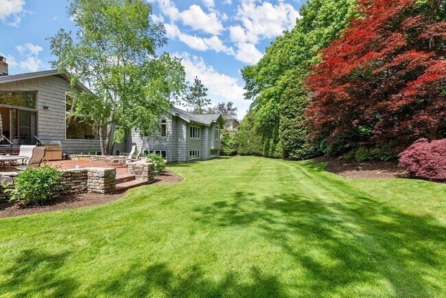 Building Photo - 32 Countryside Rd