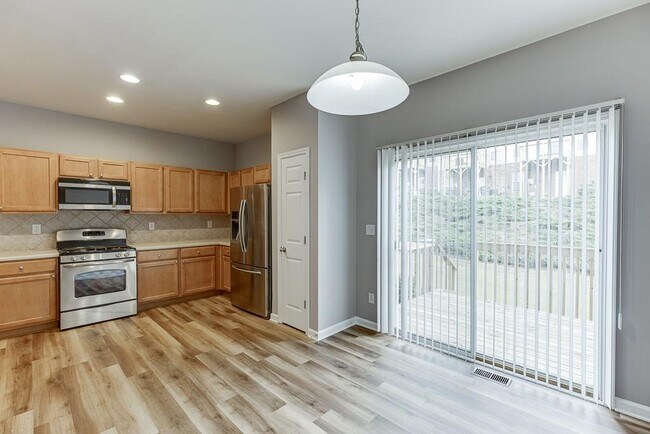 Building Photo - 805 Tulip Poplar Way