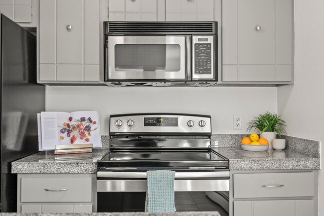 Building Photo - 7309 W Hampden Ave