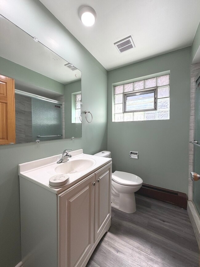 Building Photo - 6637 S Whipple St