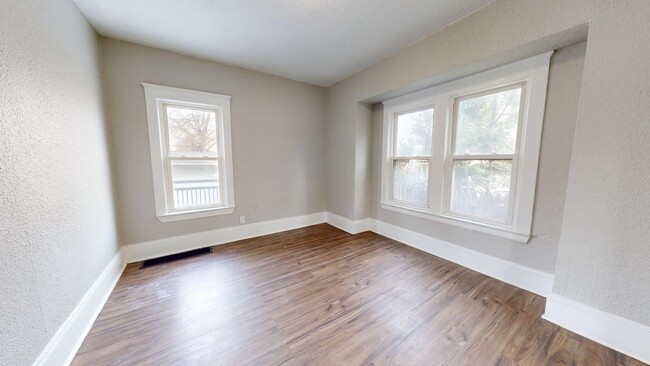 Building Photo - Lease to own! 5 bedroom/1 bath, Old Brooklyn.