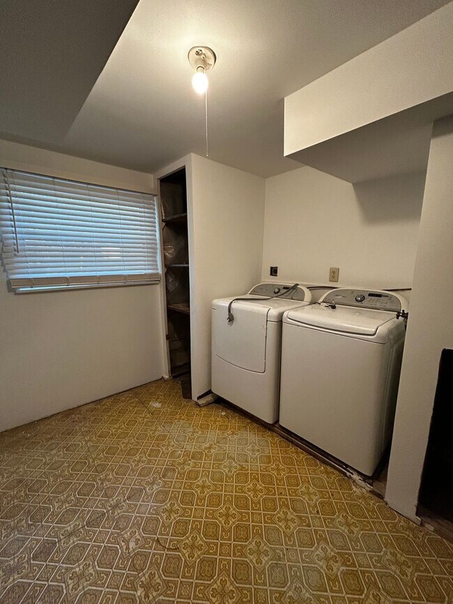 Building Photo - Beautiful 3-Bedroom Split-level Home in Gahanna