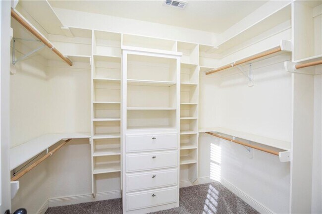 Building Photo - 4003 SW Banbury Dr