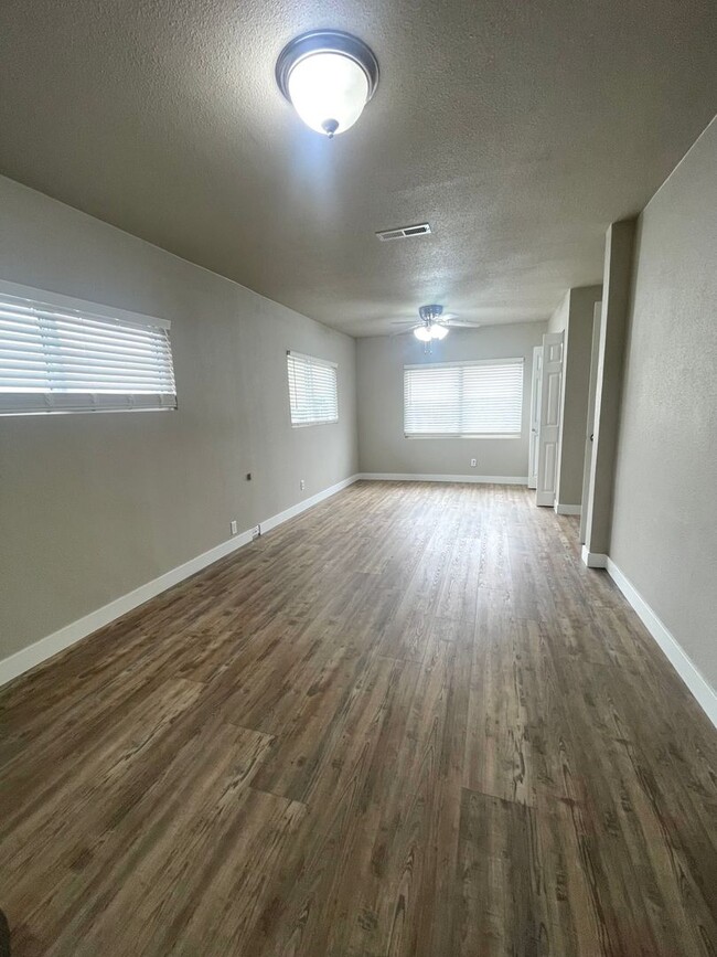 Building Photo - Completely Remodeled Single-Family Home fo...