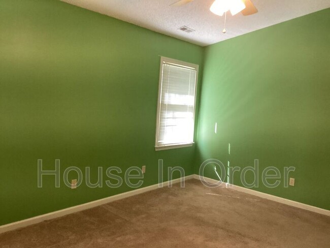 Building Photo - 108 Hyacinth Ln