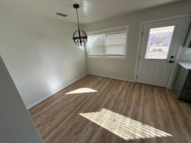 Building Photo - 303 W 16th St