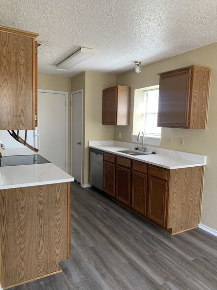 Building Photo - 307 Eichelberger Dr