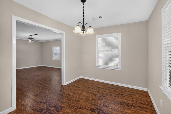 Building Photo - 5418 Grand Lake St