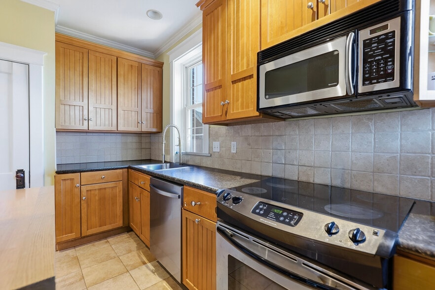 Building Photo - 7106 Forsyth Blvd