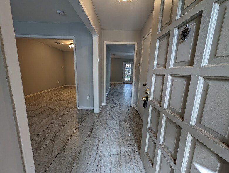 Building Photo - 5478 Birdwood Rd