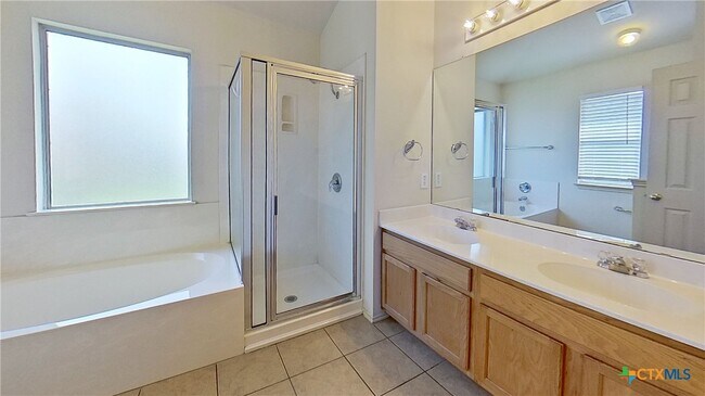 Building Photo - 1119 Whitley Dr