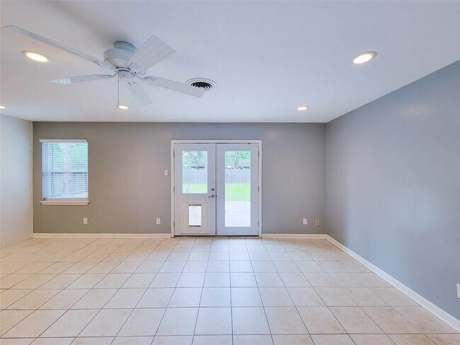 Building Photo - 5846 Ettrick Dr