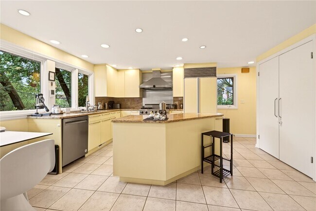 Building Photo - 53 Golfside Pkwy