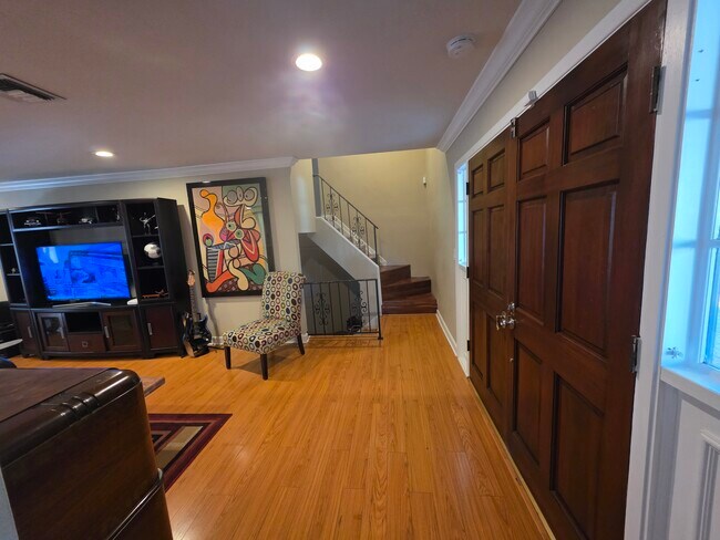 Building Photo - Beautiful Sweetwater Property