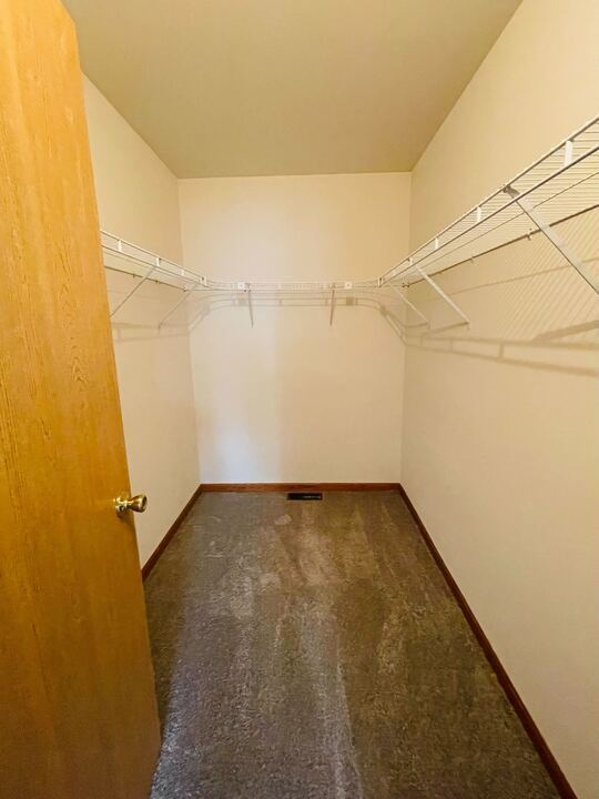 Building Photo - 1740 Windcrest Ln