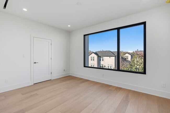 Building Photo - 824 Malone St