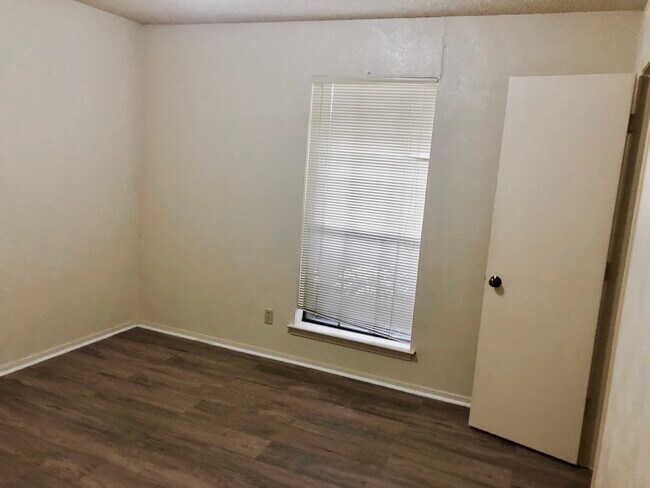 Building Photo - 3502 Andrea Ln