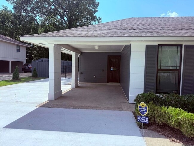 Building Photo - 4320 Bluebonnet Rd