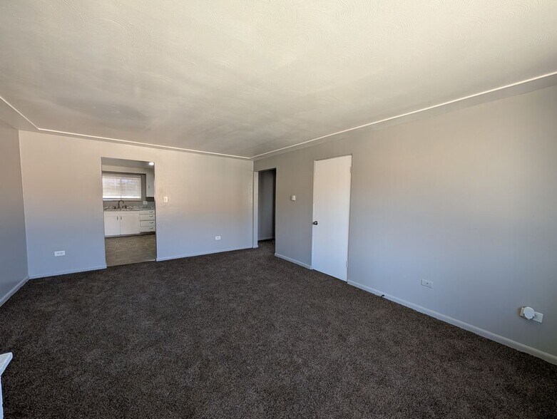 Building Photo - 1741 Clinton St