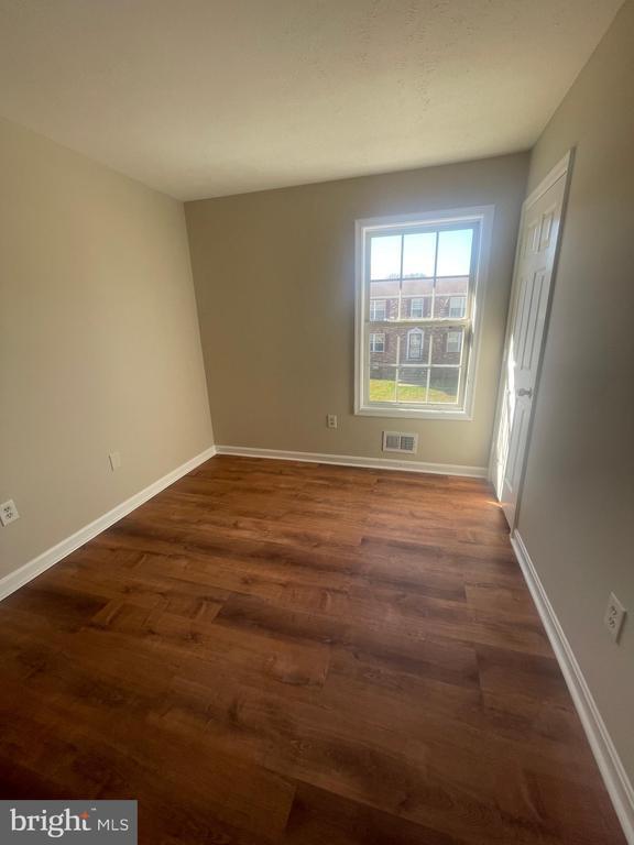 Building Photo - 12118 Birchview Dr