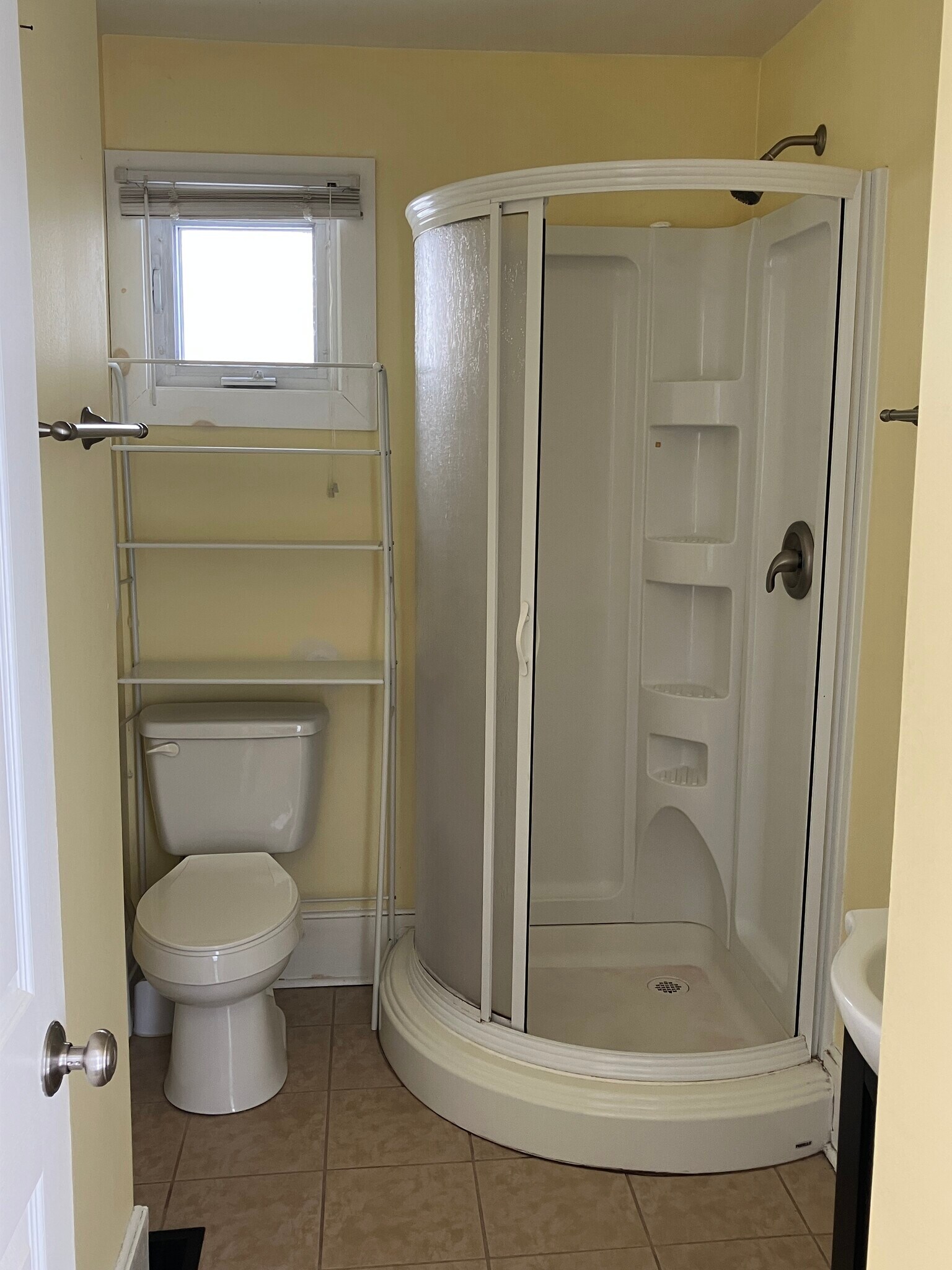 Building Photo - 5 Pine St