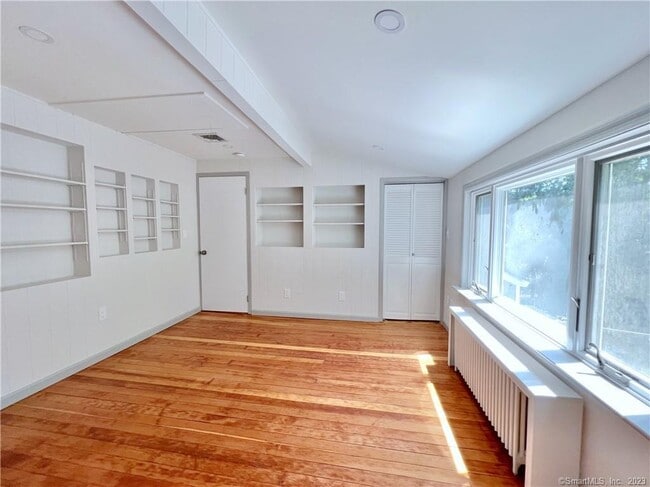 Building Photo - 23 Apple Tree Ln