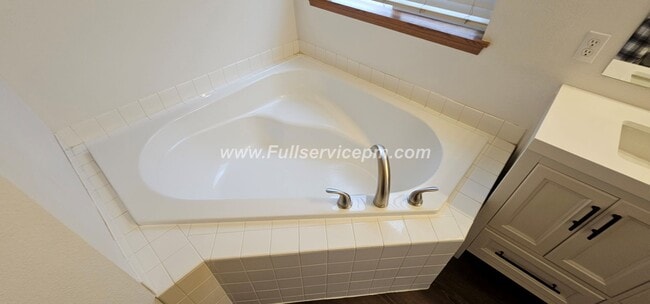Building Photo - Beautifully Updated home in Covington WA
