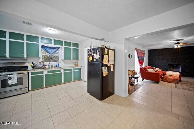 Building Photo - 801 Burgess Dr