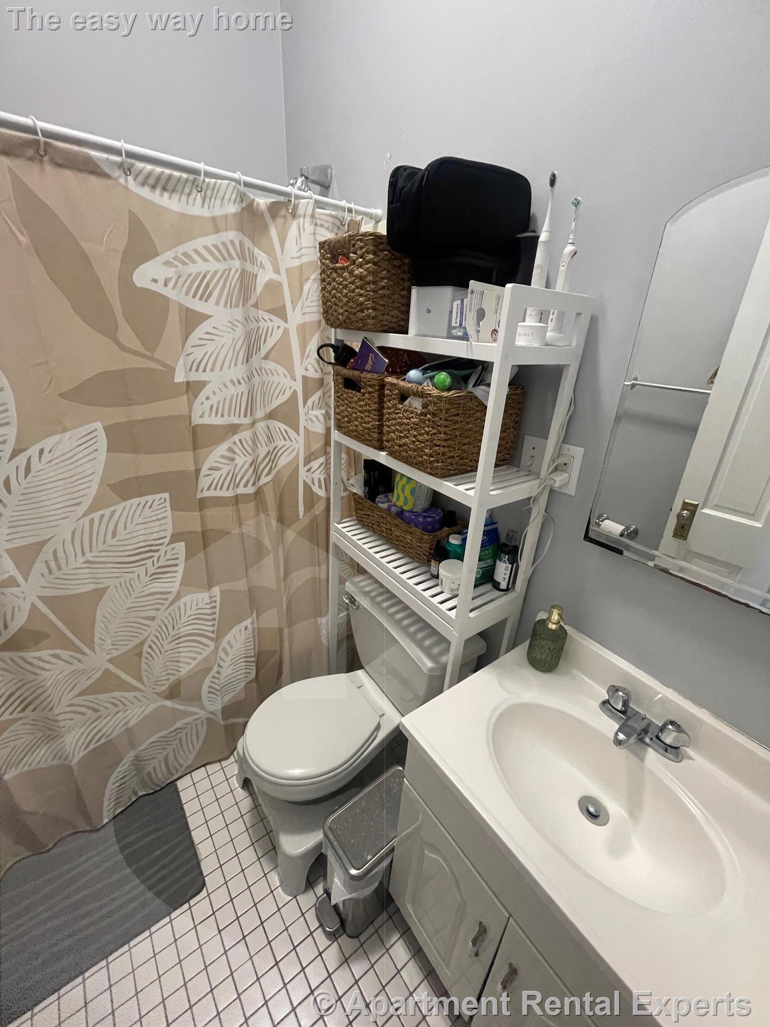 Building Photo - 61 Adams St