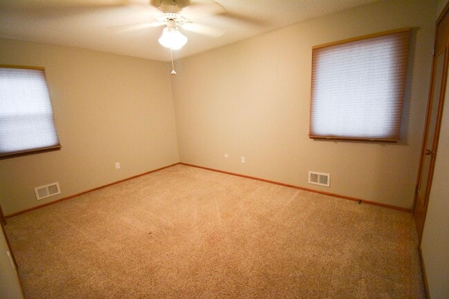 Building Photo - Absolutely pristine, unique multi-level floor plan