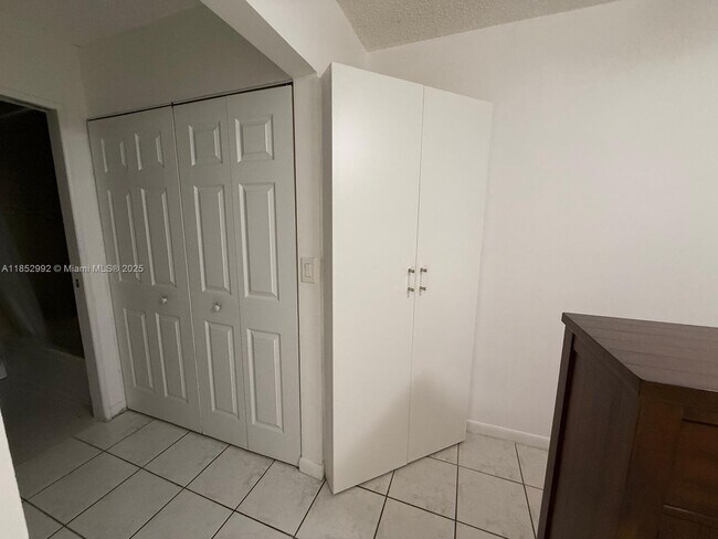 Building Photo - 6540 W 26th Dr