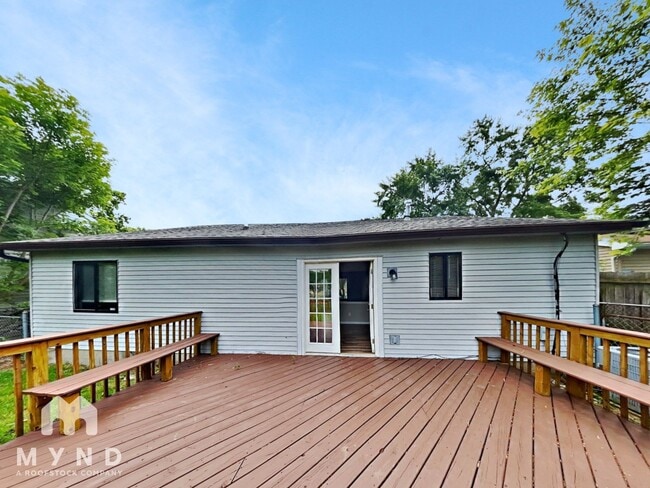 Building Photo - 3035 Falcon Bridge Dr