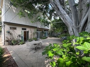 Building Photo - 751 N Harper Ave