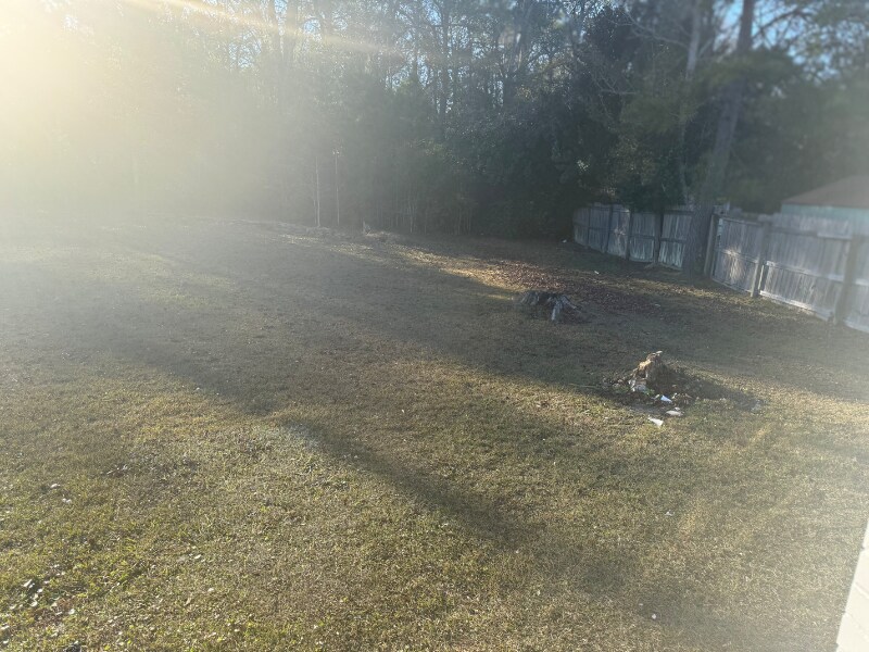 Building Photo - 910 Moran St