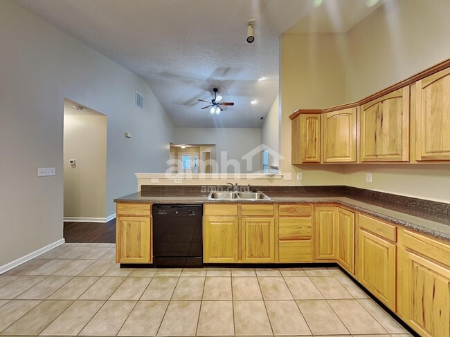 Building Photo - 11 Fillmore Way