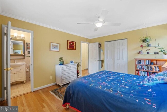 Building Photo - 5929 Avon Dr