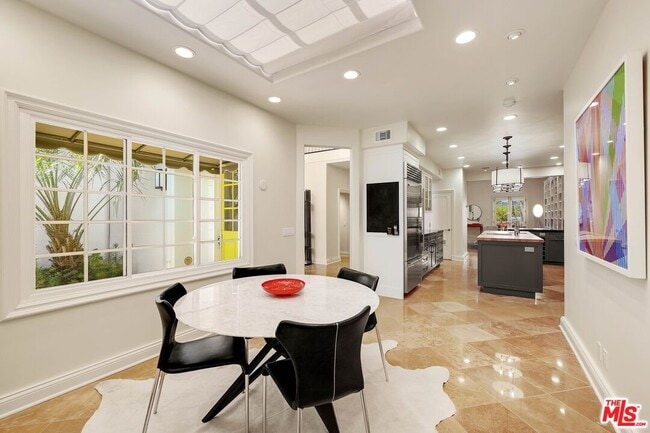 Building Photo - 2305 Canyonback Rd