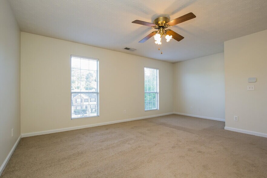 Building Photo - 3714 Crescent Hill Ln