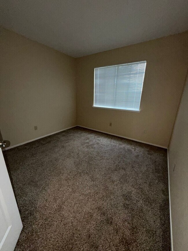 Building Photo - 8240 Rockbury Way