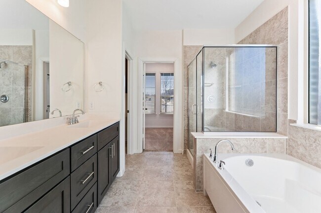Building Photo - 4769 Tanglewood Dr